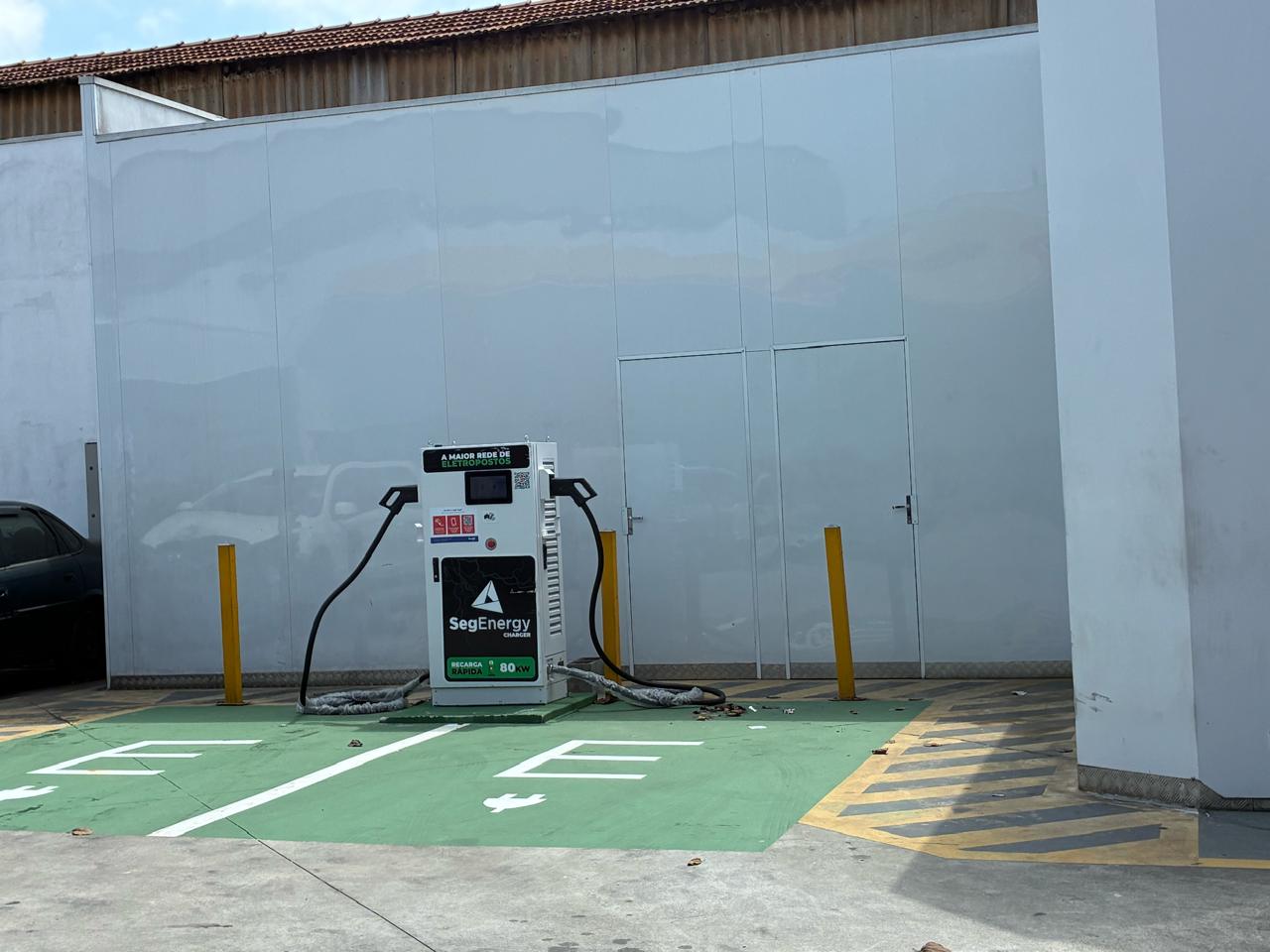 Duas vagas de recarga SegEnergy